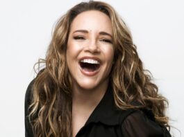 Ana Carolina celebra os 25 anos de carreira no Centro de Convenções Ulysses