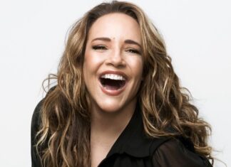 Ana Carolina celebra os 25 anos de carreira no Centro de Convenções Ulysses