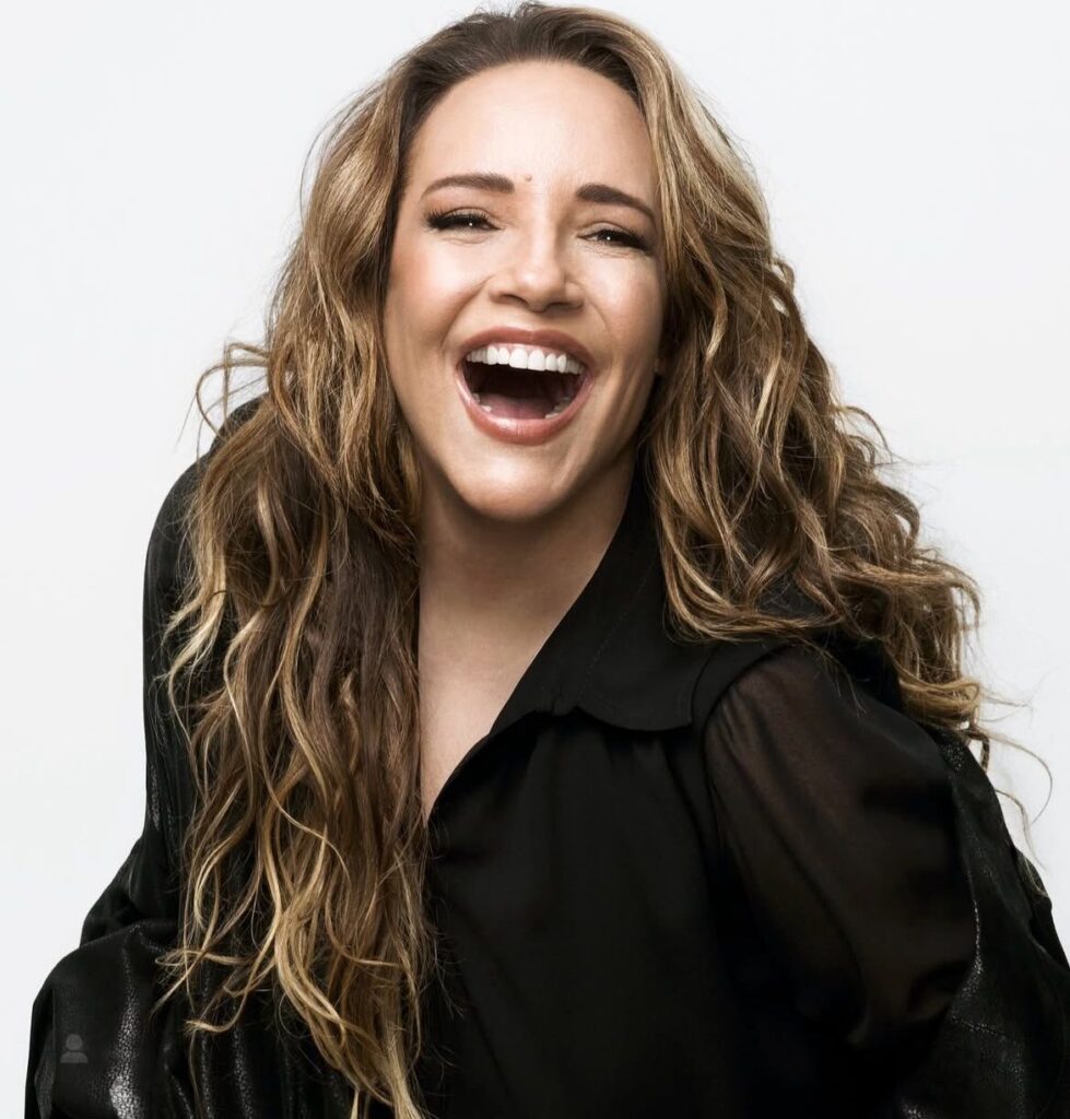 Ana Carolina celebra os 25 anos de carreira no Centro de Convenções Ulysses