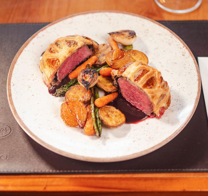 Cantucci celebra 15 anos com releitura de prato clássico e novos drinques