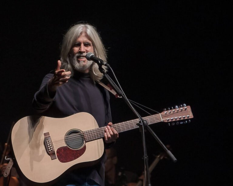 Oswaldo Montenegro apresenta “A Dança dos Signos” no Ulysses