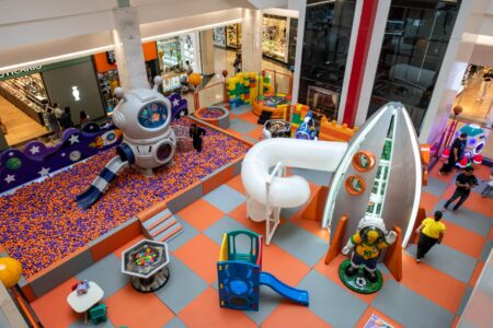 Parque temático infantil inspirado no universo espacial agita as férias no TGS